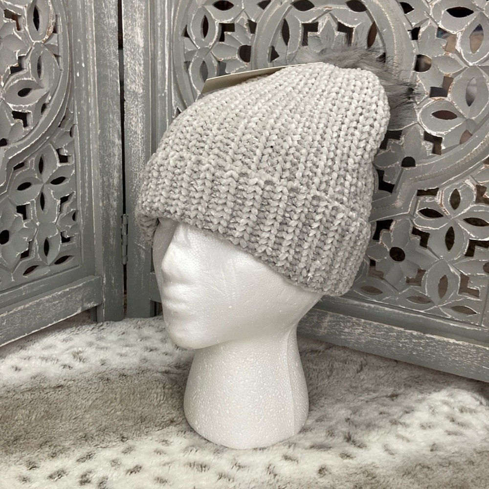 NWT! Jules Kae beanie hat OS soft light gray preppy vegan neutral feminine fall